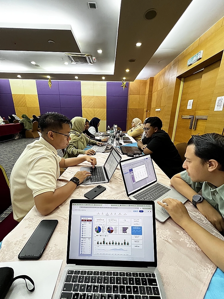 Sesi latihan Wazza Digital